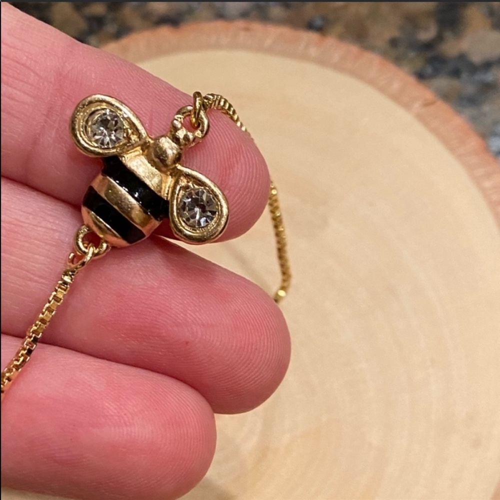 🐝 Bee Charm bracelet 🐝 - Picture 3 of 3
